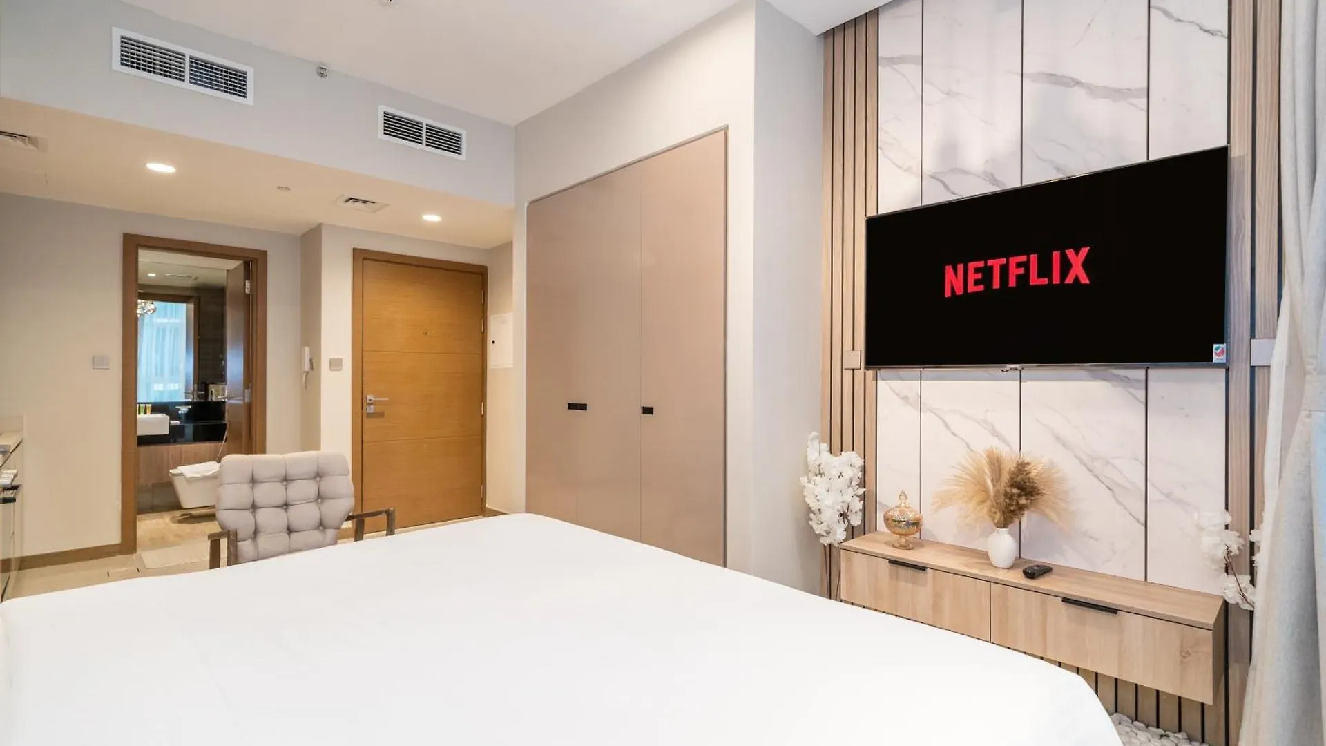 Apartment Live In Luxury Studio At Missoni Residences Dubai